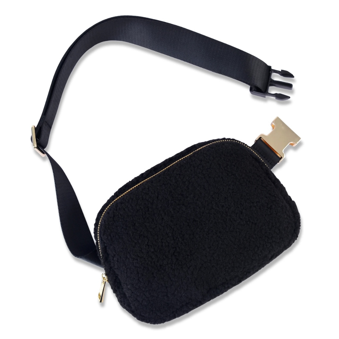 CROSSBODY BAG FLEECE - SCHWARZ